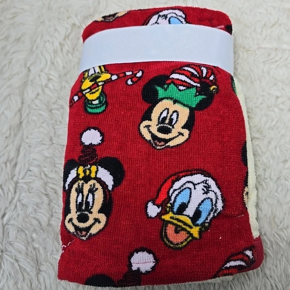Disney Christmas Mickey Mouse Goofy 2 Pack Hand Kitchen Bathroom Towels‎ Minnie